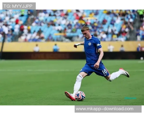 中超激战切尔西与本菲卡握手言和精彩瞬间引发全场热烈反响