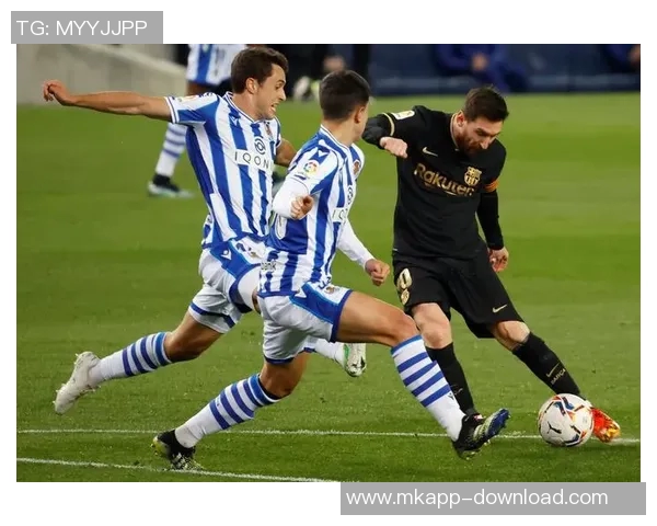 西甲精彩对决那不勒斯与拜仁战成平局乌龙球引发全场热烈反响